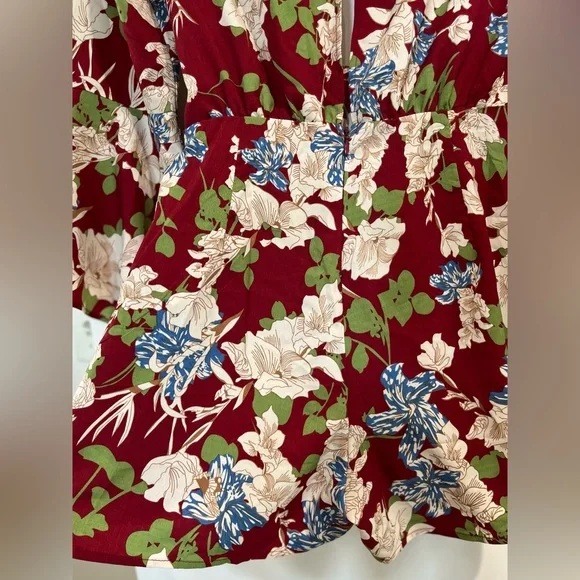 Milk & Honey Wine Floral Plunging Tie-Front Bell Sleeve Romper Size Small - Picture 11 of 16